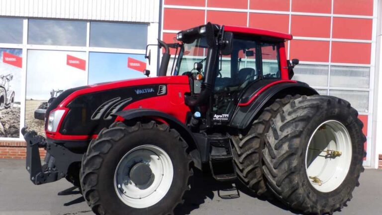 Valtra-T193-leveret-pรฅ-Hobro-kanten-1024x576-1