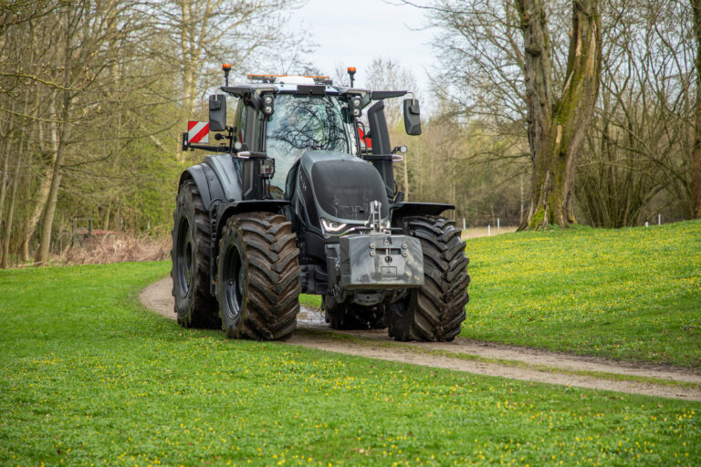 NY VALTRA S-SERIE DEMOKØRSEL