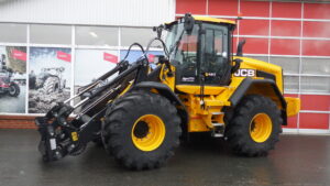 JCB 427 leveret til Hobro