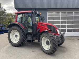 1 stk. Valtra N113 HiTech
